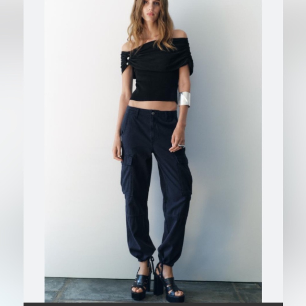 BNWT Zara slim cargo pants  size 28(6) Navy blue